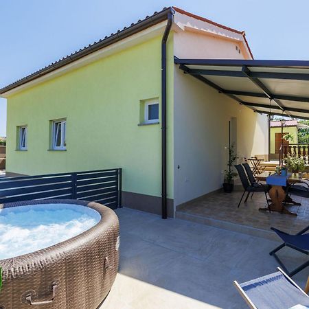 Holiday Home Branka By Interhome Stinjan Bagian luar foto